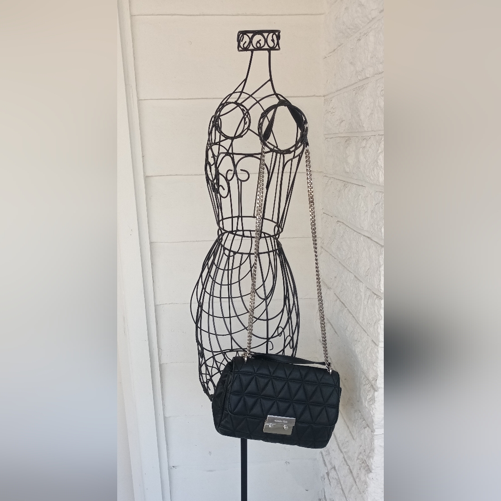 Michael Kors purse - Picture 14 of 16